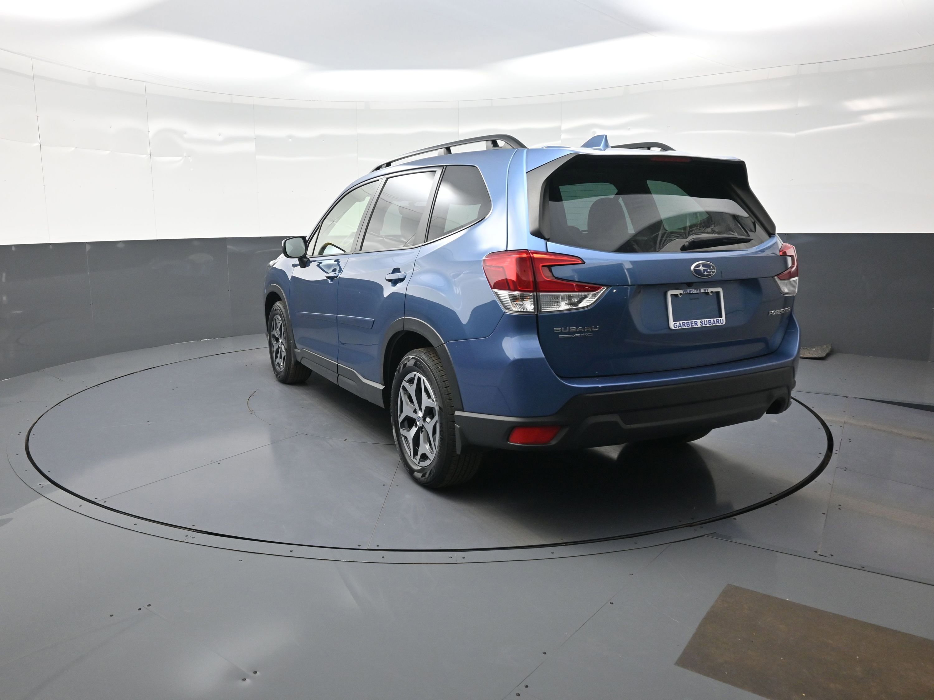 Used 2023 Subaru Forester Premium image 5
