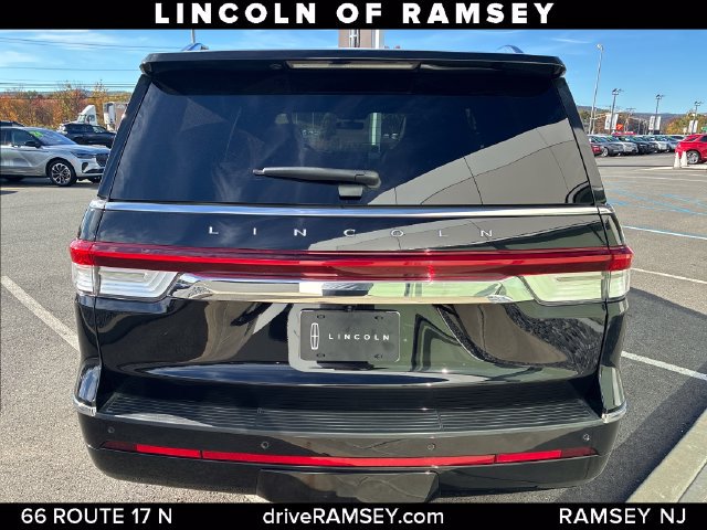 Certified 2023 Lincoln Navigator Reserve AWD/4WD image 4