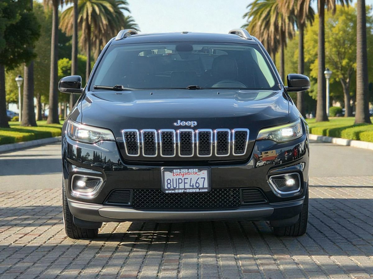 Used 2019 Jeep Cherokee Limited image 3