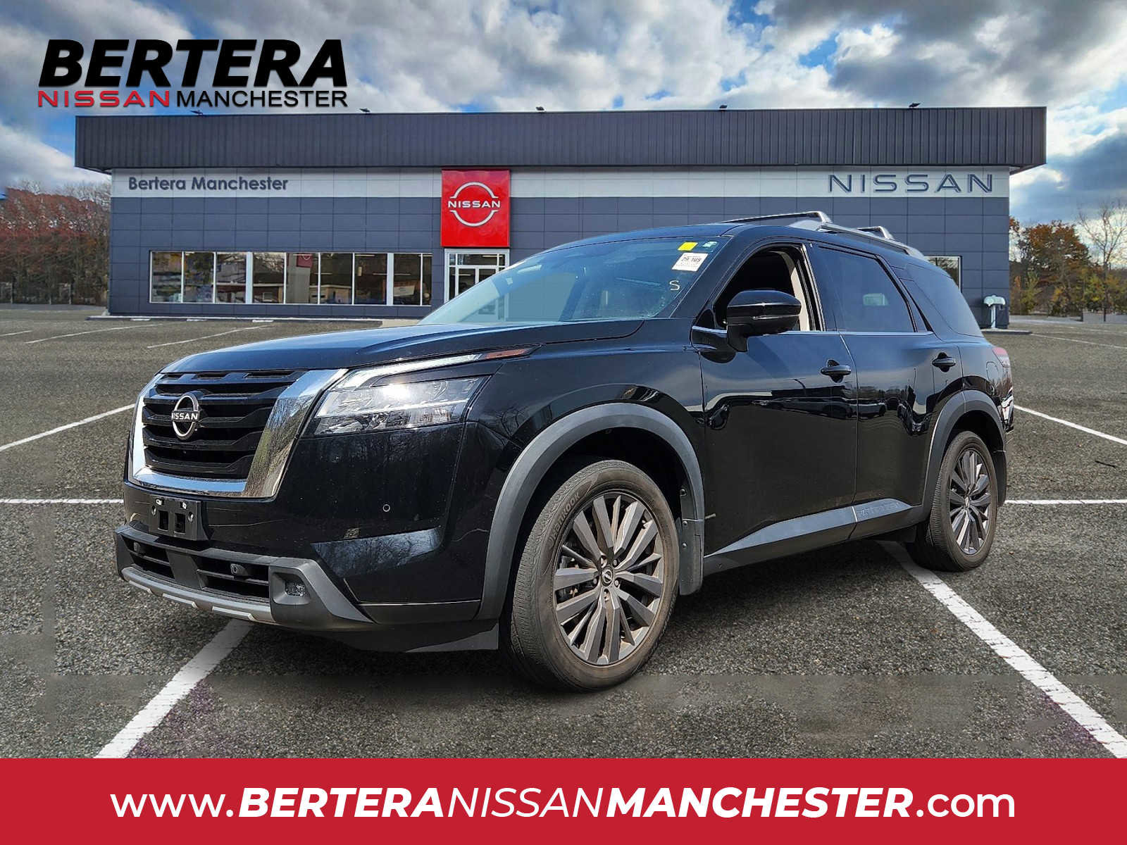 Used 2022 Nissan Pathfinder SL w/ SL Premium Package AWD/4WD image 1