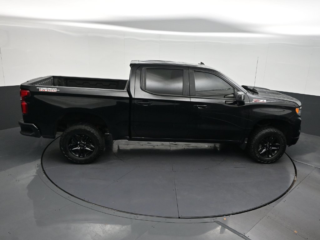 Used 2024 Chevrolet Silverado 1500 LT Trail Boss w/ LT Trail Boss Premium Package AWD/4WD image 17