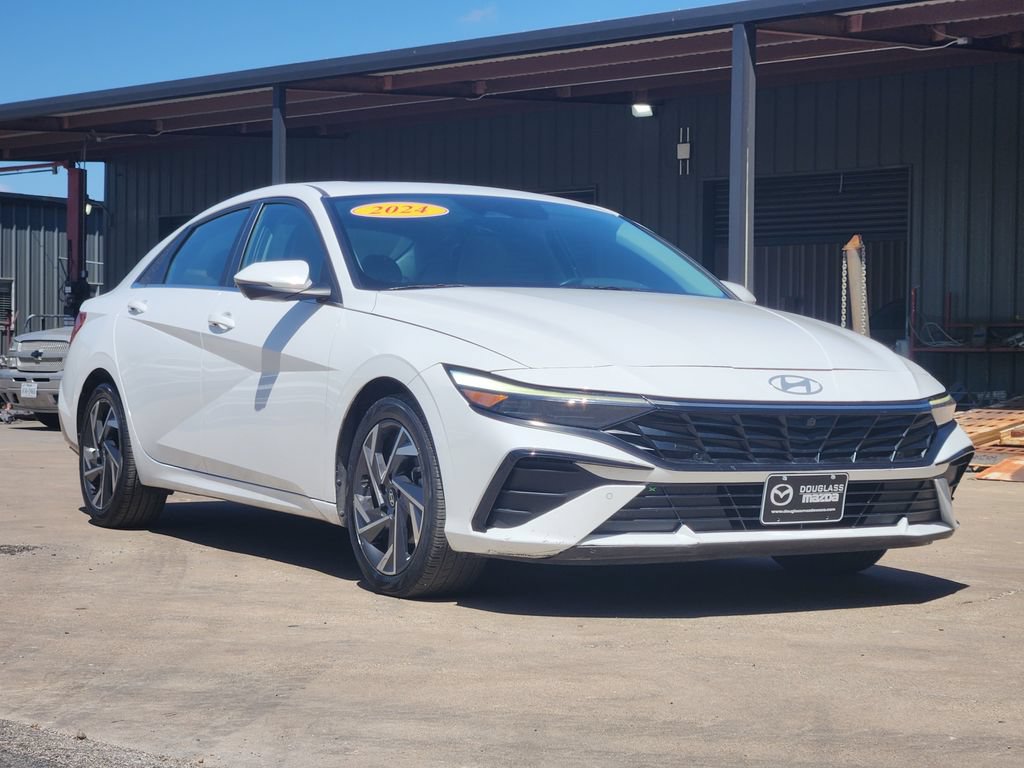 Used 2024 Hyundai Elantra Limited FWD image 3
