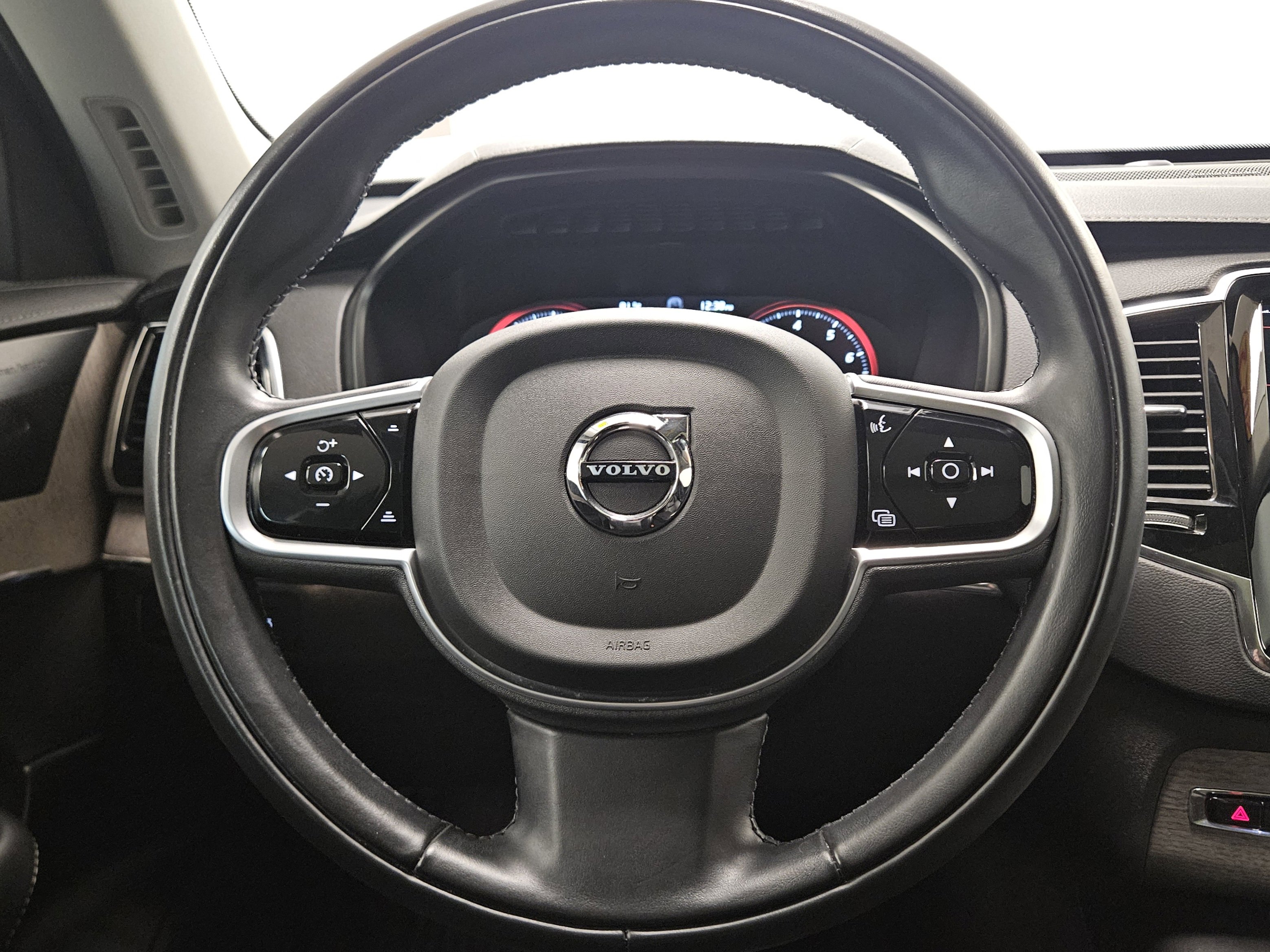 Used 2022 Volvo XC90 T6 Inscription w/ Advanced Package image 39