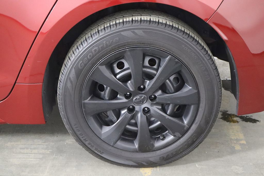 Used 2022 Toyota Corolla LE image 40