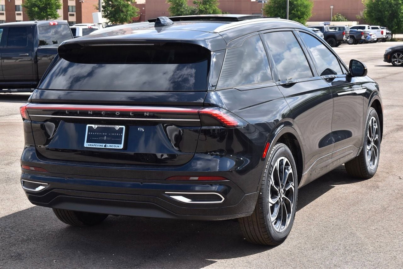 New 2026 Lincoln Nautilus Reserve AWD/4WD image 14