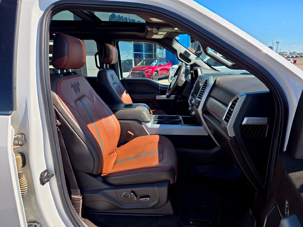 Used 2018 Ford F350 King Ranch w/ King Ranch Ultimate Package AWD/4WD image 13