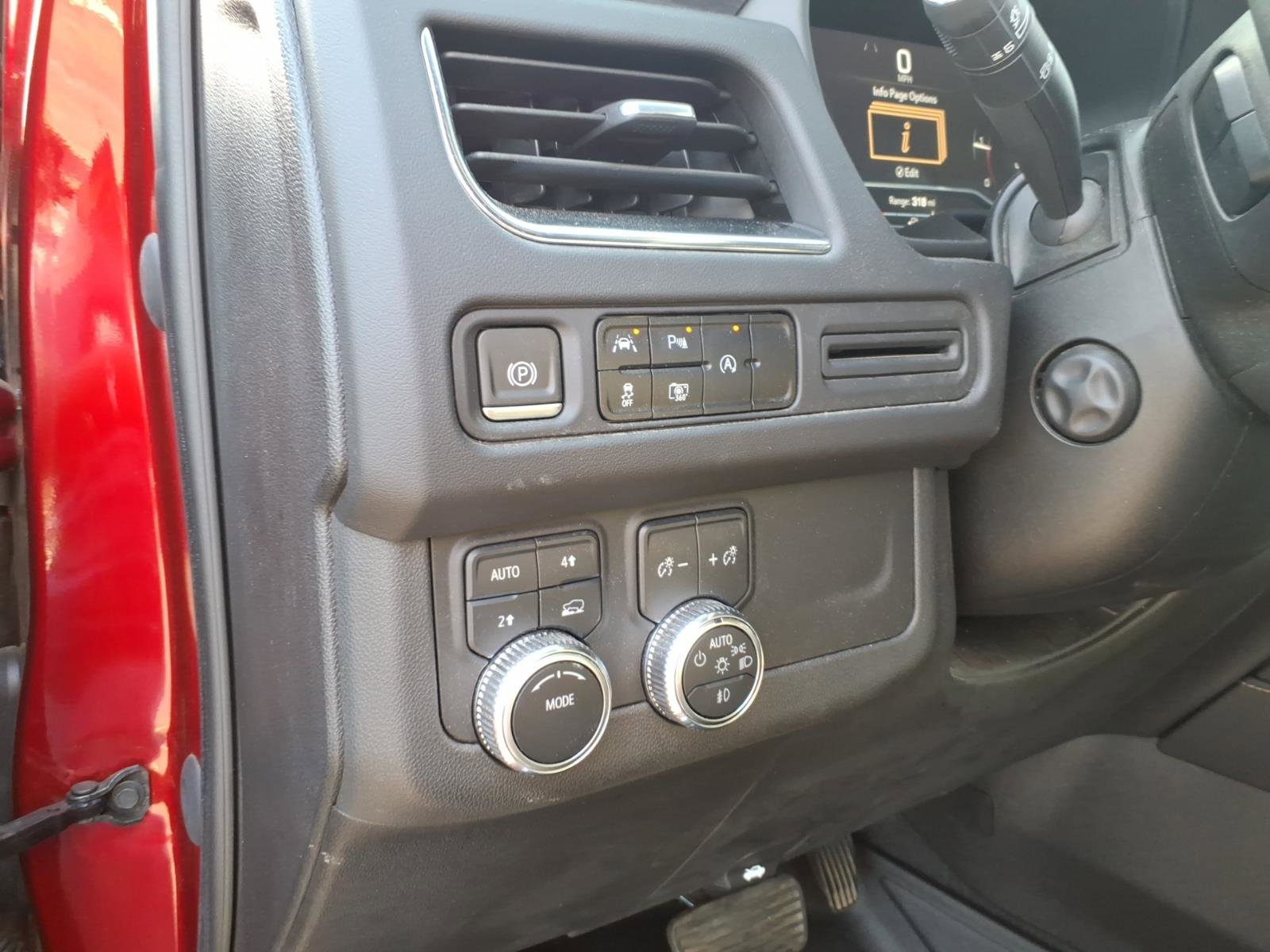 Used 2023 GMC Yukon SLT w/ SLT Premium Package image 10