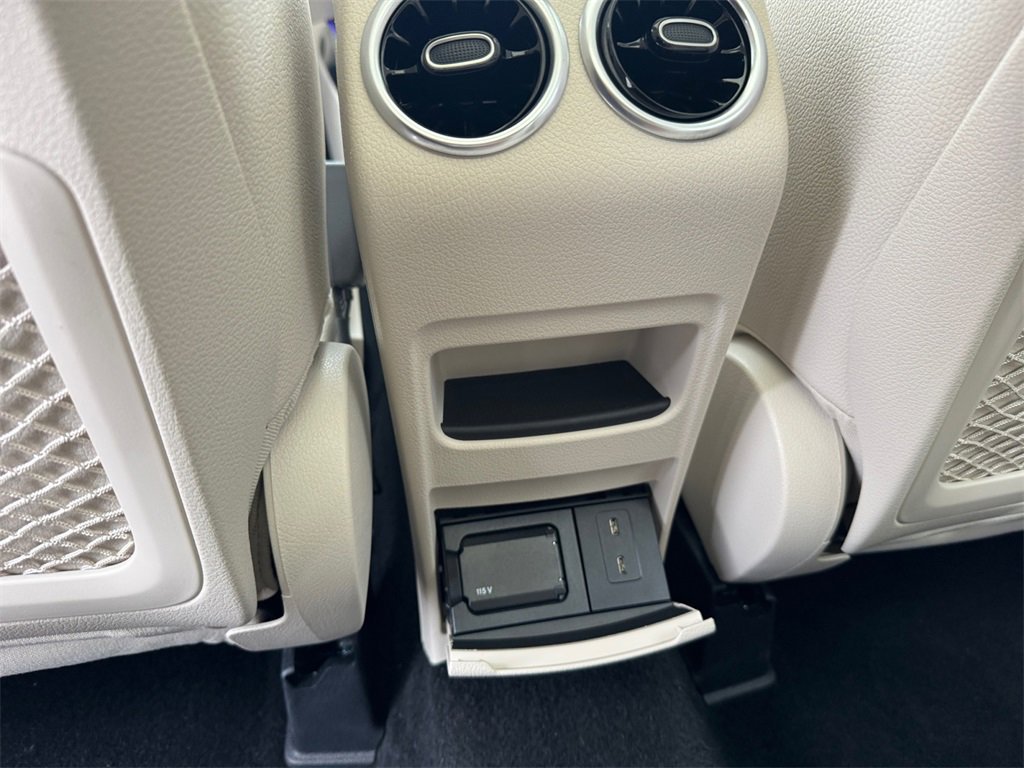 Used 2023 Mercedes-Benz GLB 250 4MATIC image 18