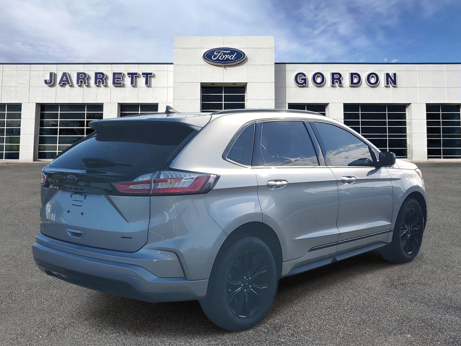 Certified 2022 Ford Edge SE w/ Black Appearance Package AWD/4WD image 4