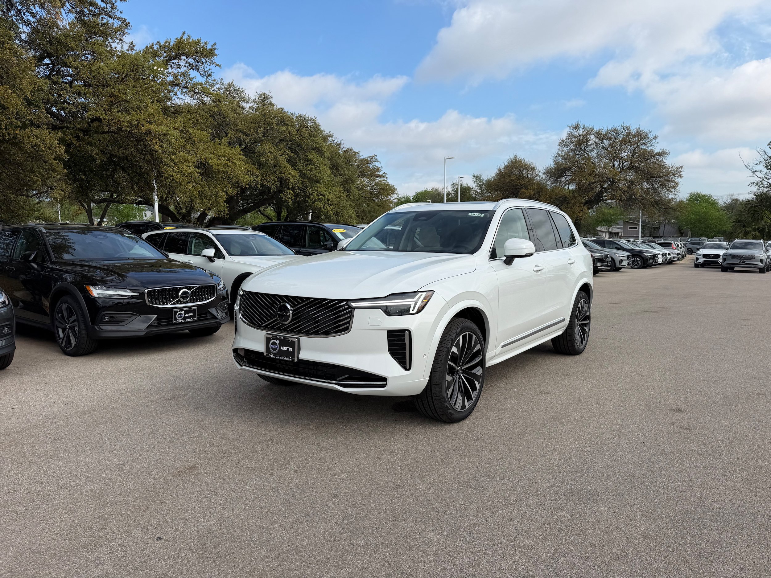 New 2026 Volvo XC90 B6 Ultra w/ Protection Package AWD/4WD image 2