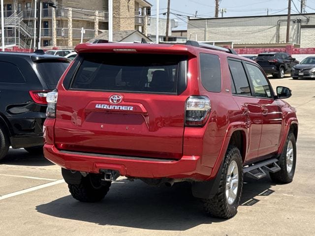 Used 2022 Toyota 4Runner SR5 Premium w/ Moonroof Package AWD/4WD image 4