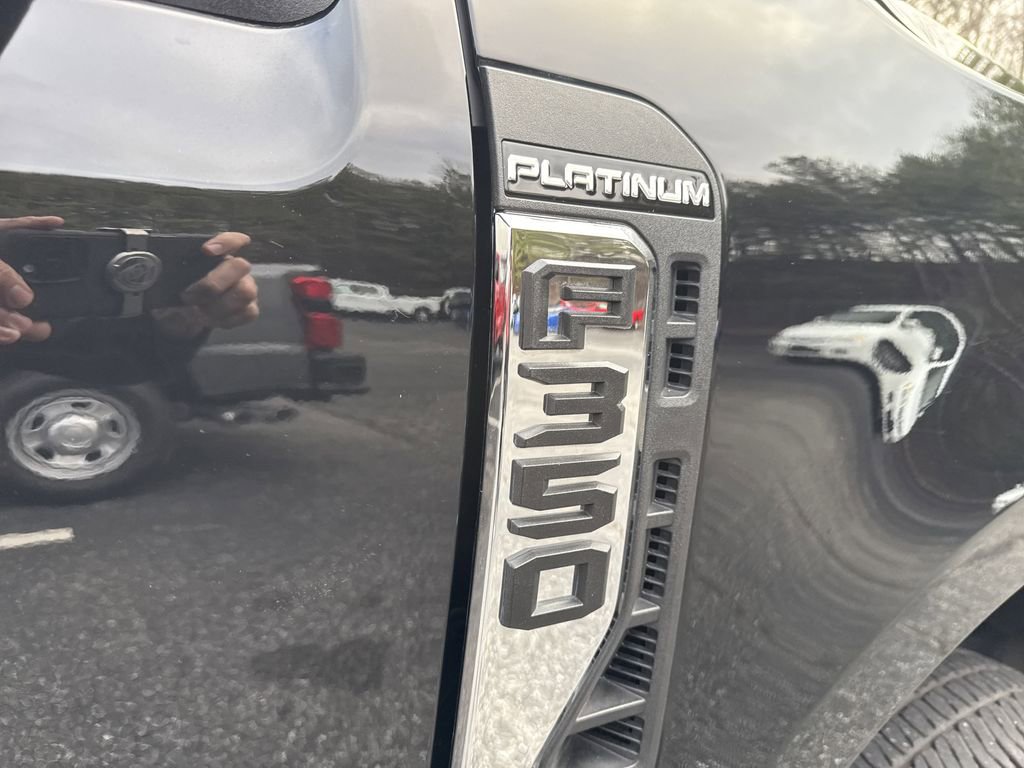 Used 2024 Ford F350 Platinum image 11