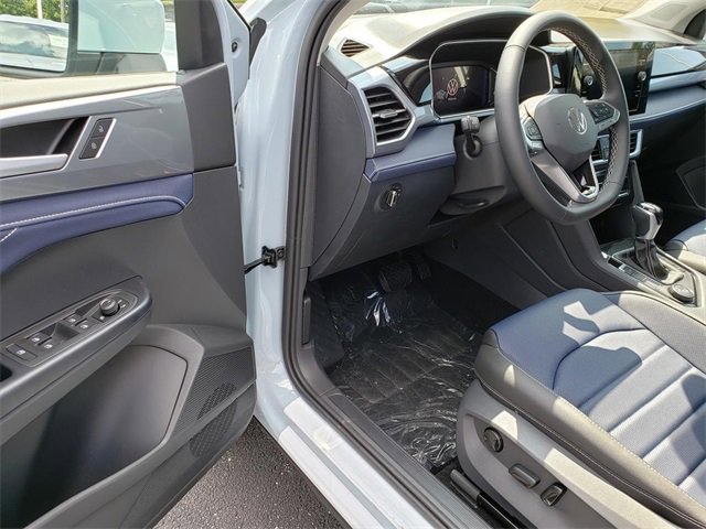 New 2025 Volkswagen Taos SEL image 6
