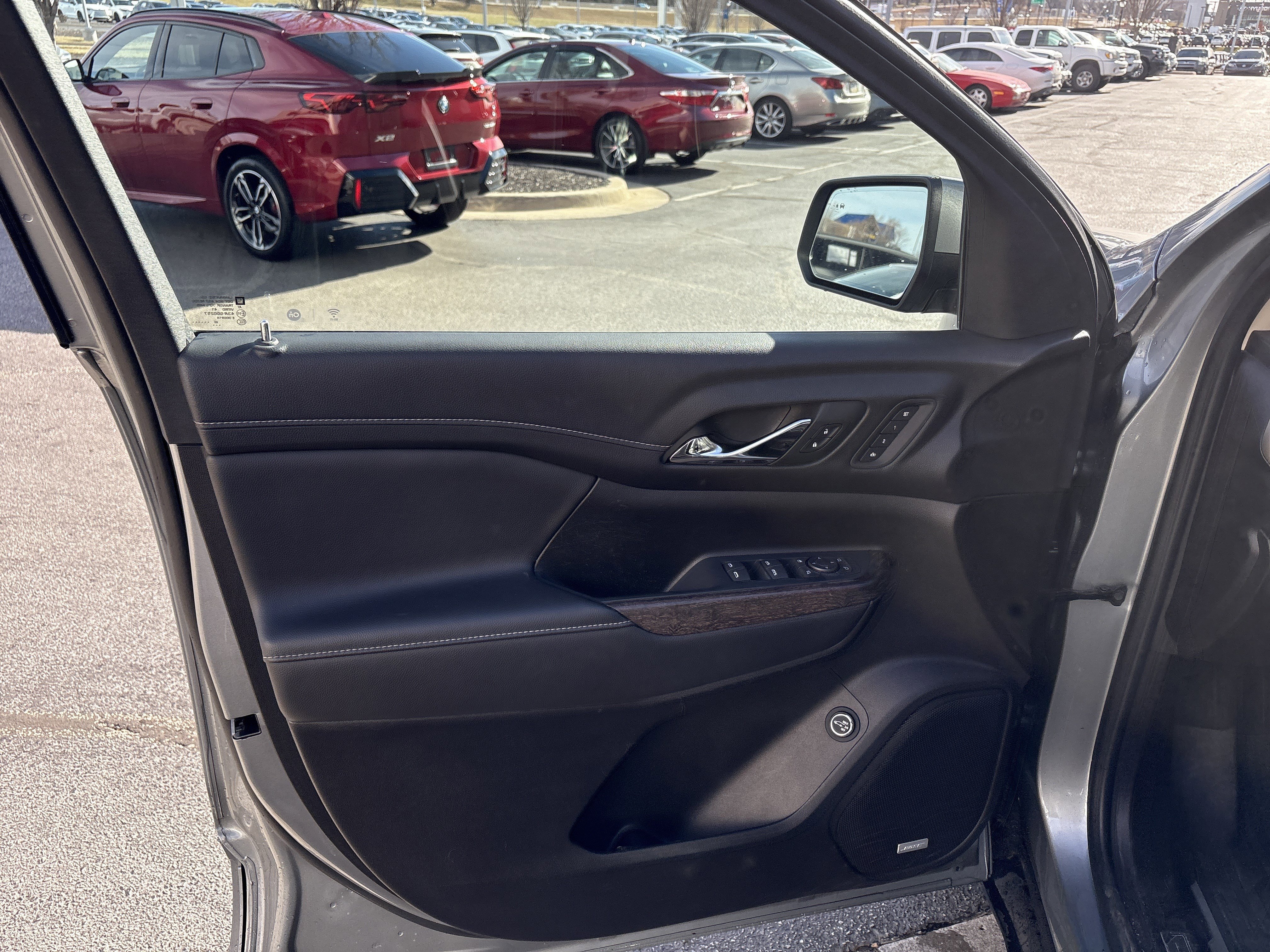 Used 2023 GMC Acadia Denali w/ Denali Technology Package image 14