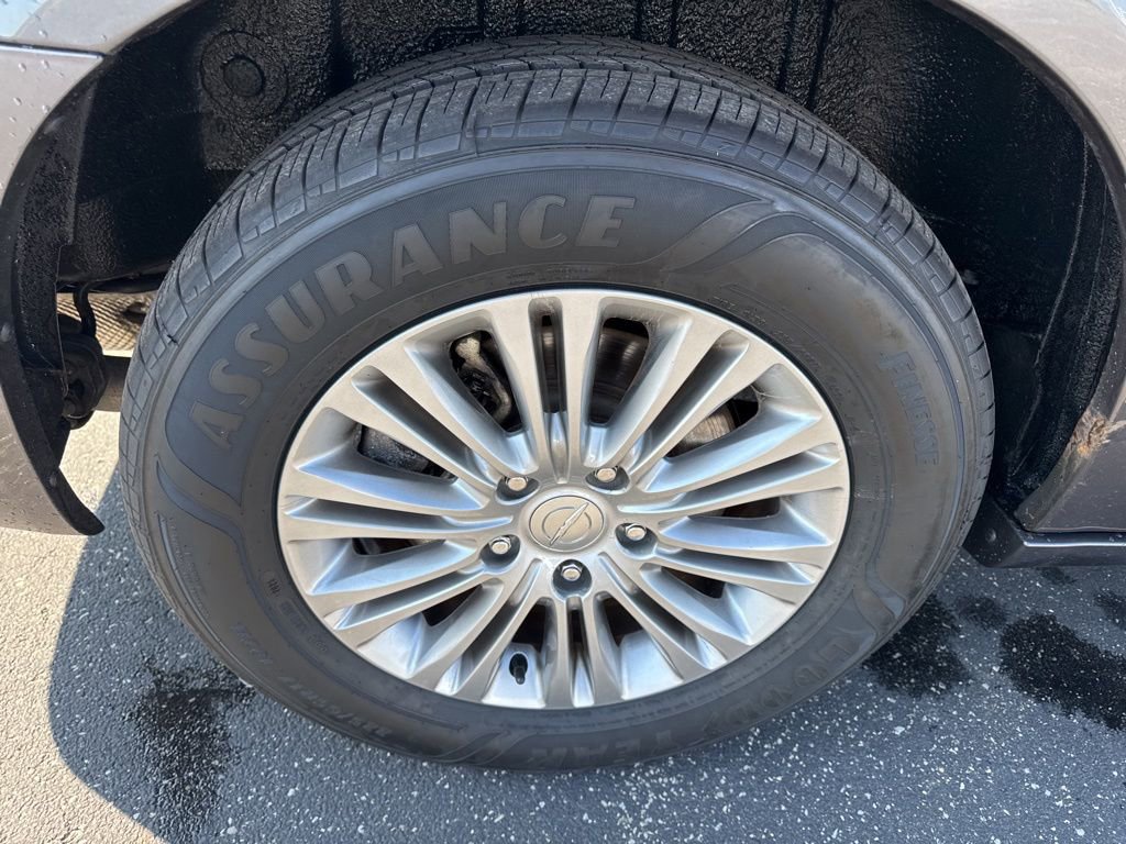 Used 2016 Chrysler Town & Country Touring-L w/ Driver Convenience Group image 40