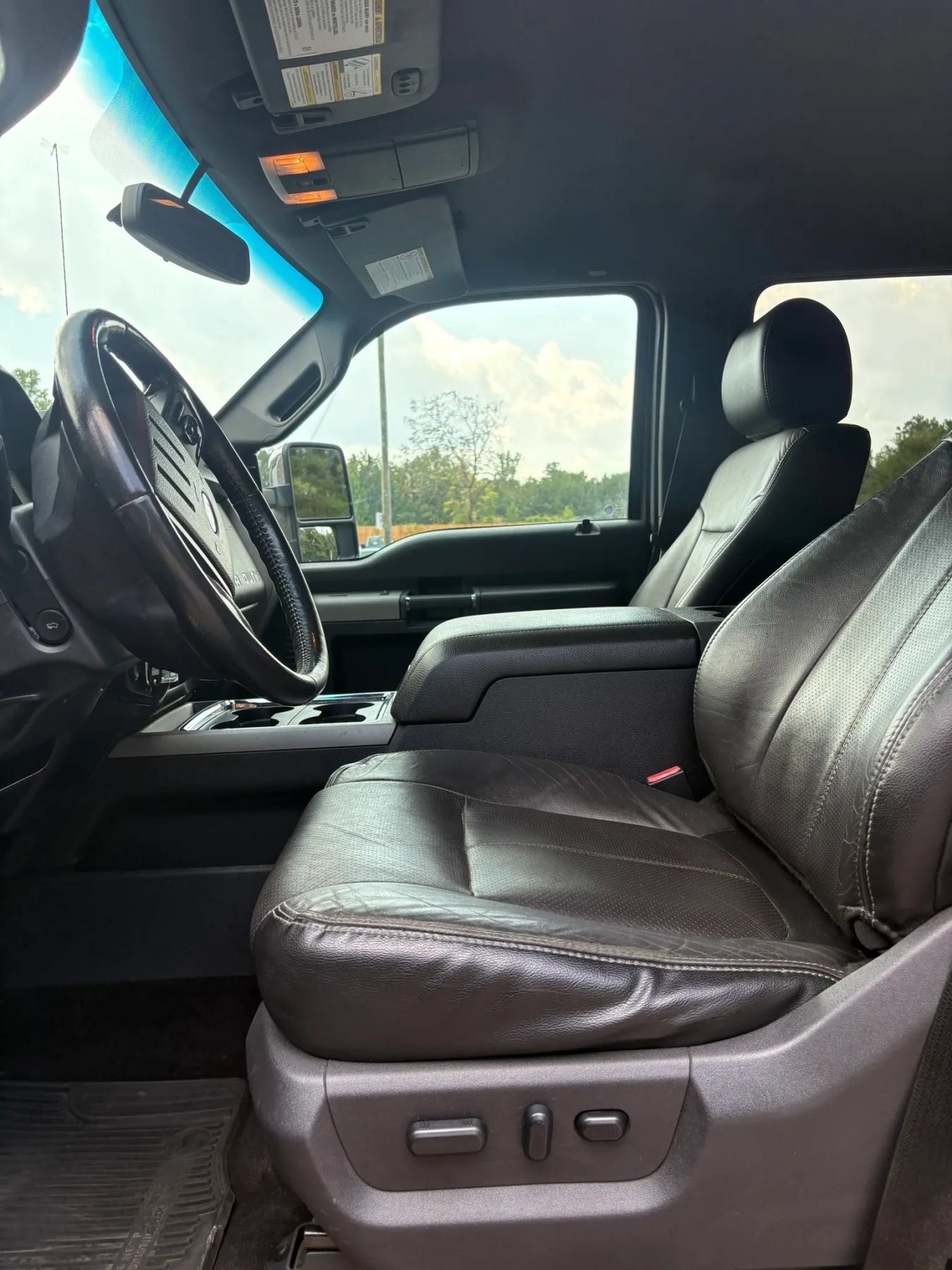 Used 2015 Ford F250 Lariat w/ Lariat Chrome Package AWD/4WD image 42