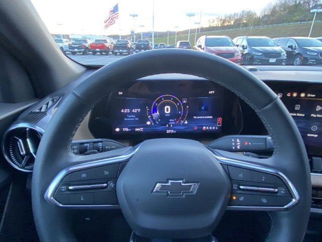 Used 2025 Chevrolet Equinox ACTIV w/ Safety and Technology Package image 15