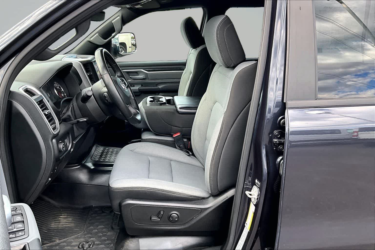 Used 2022 RAM 1500 Big Horn AWD/4WD image 11