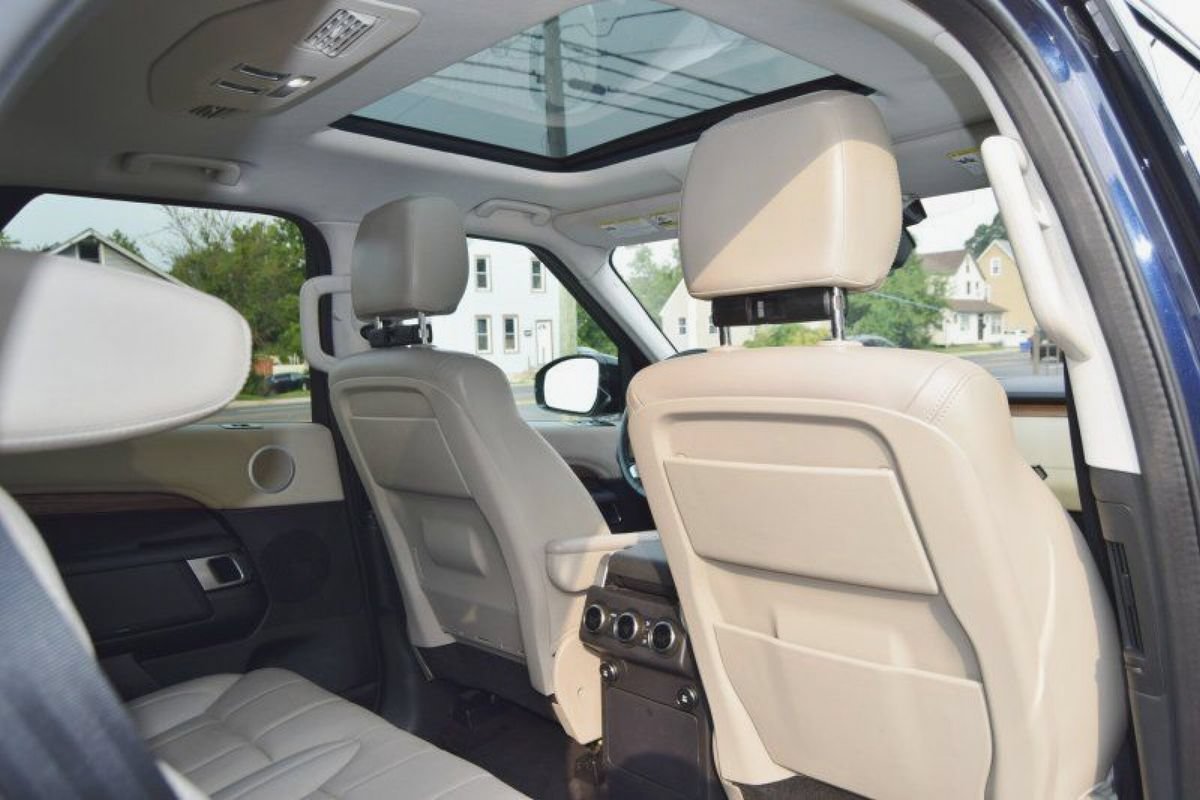 Used 2019 Land Rover Discovery HSE AWD/4WD image 36