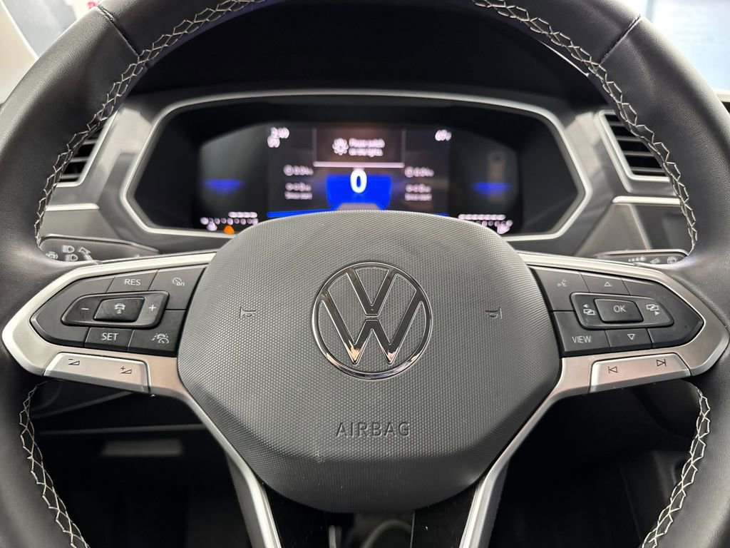 Used 2024 Volkswagen Tiguan SE image 23