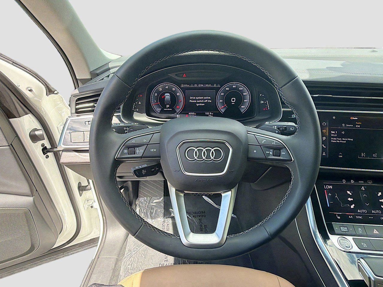 Used 2025 Audi Q7 3.0T Premium AWD/4WD image 43