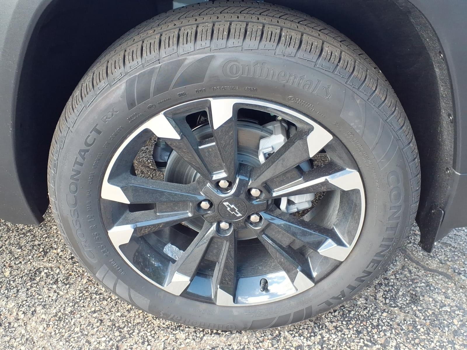 New 2027 Chevrolet Equinox RS w/ LPO, Floor Liner Package AWD/4WD image 17