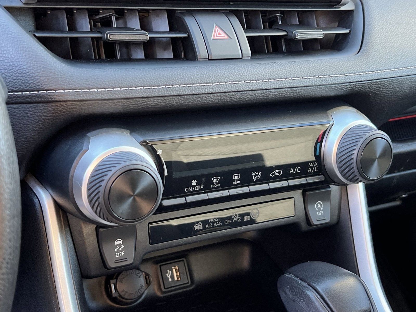 Used 2023 Toyota RAV4 LE image 17