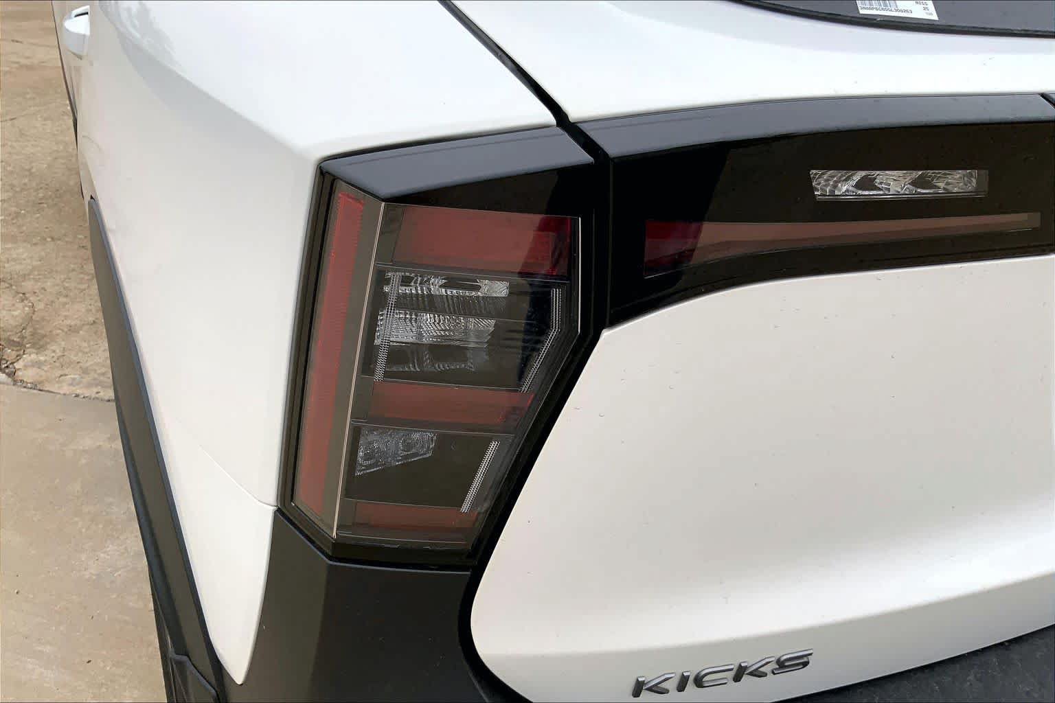 Used 2025 Nissan Kicks SV AWD/4WD image 55