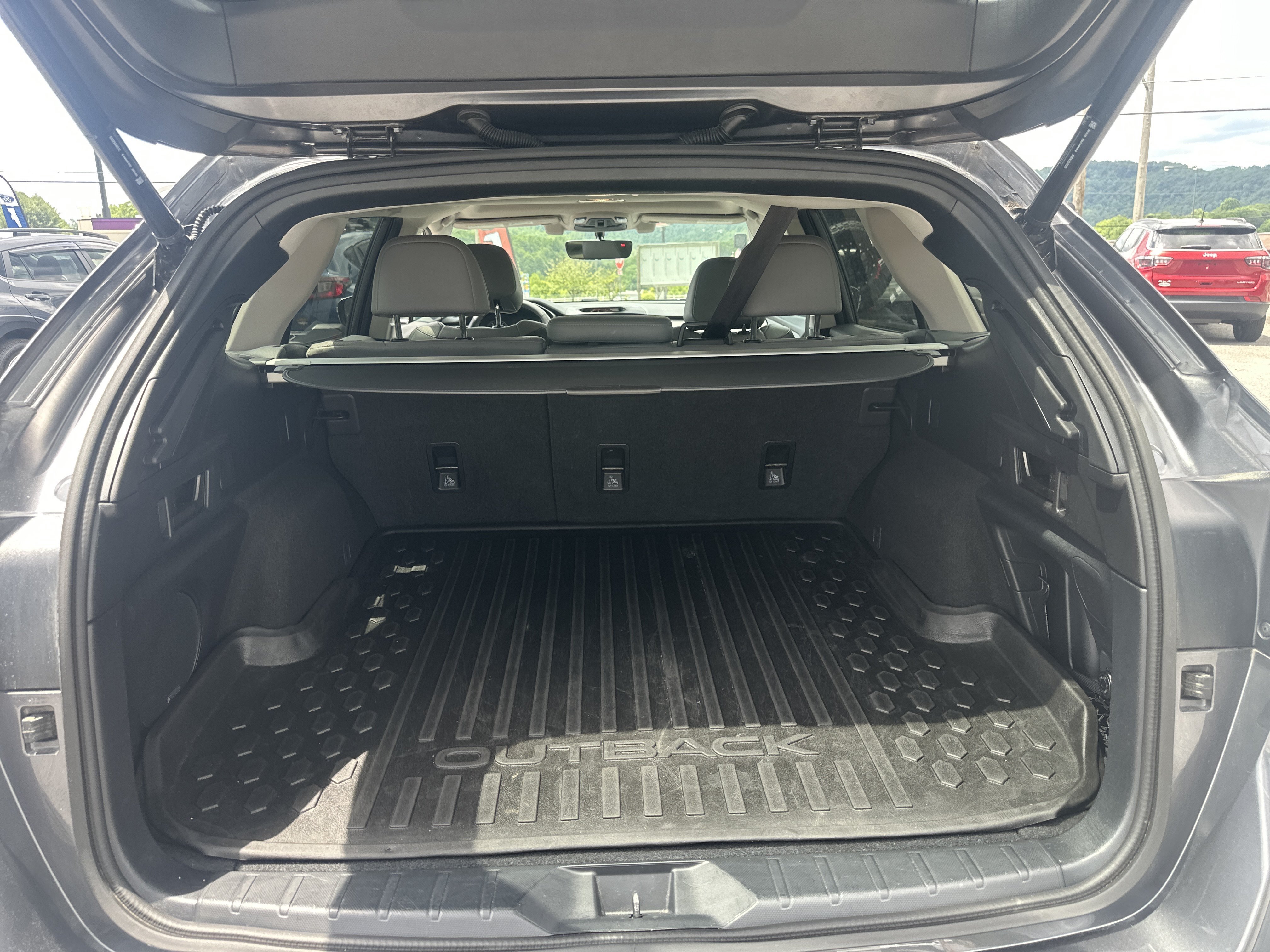 Used 2022 Subaru Outback Limited AWD/4WD image 26