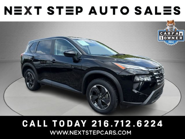 Used 2024 Nissan Rogue SV AWD/4WD image 1