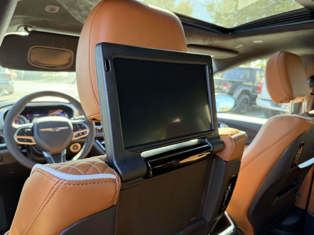 New 2026 Chrysler Pacifica Pinnacle FWD image 33