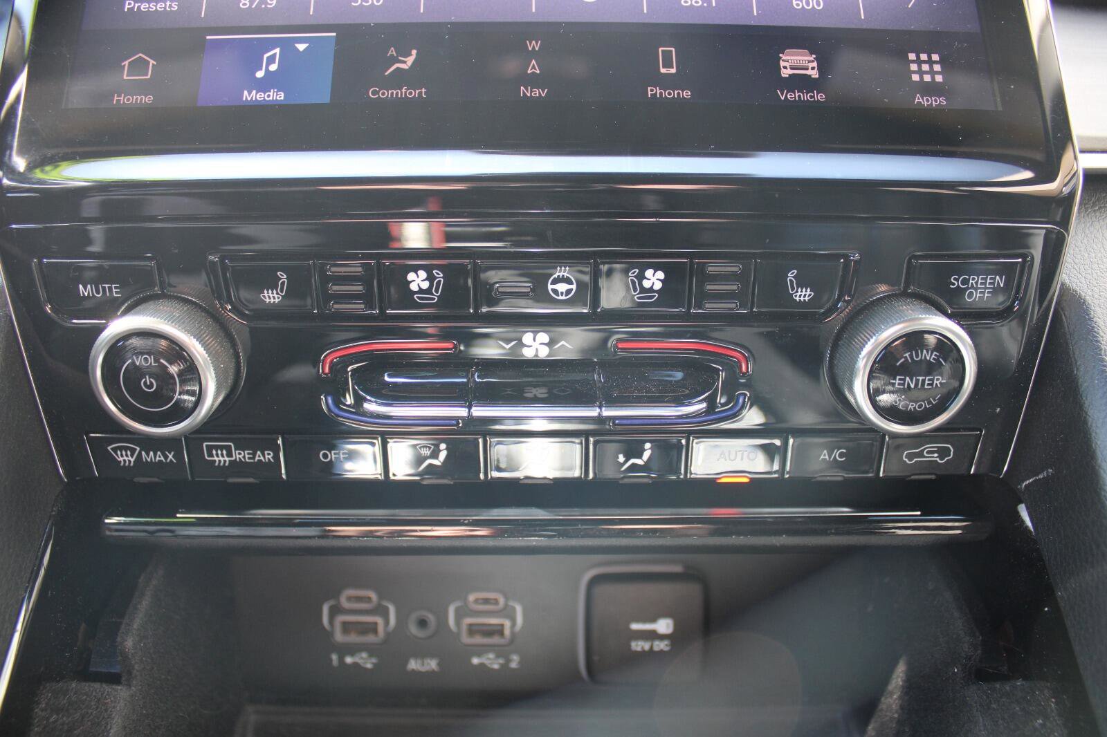 Used 2021 Jeep Grand Cherokee L Overland w/ Luxury Tech Group IV image 23