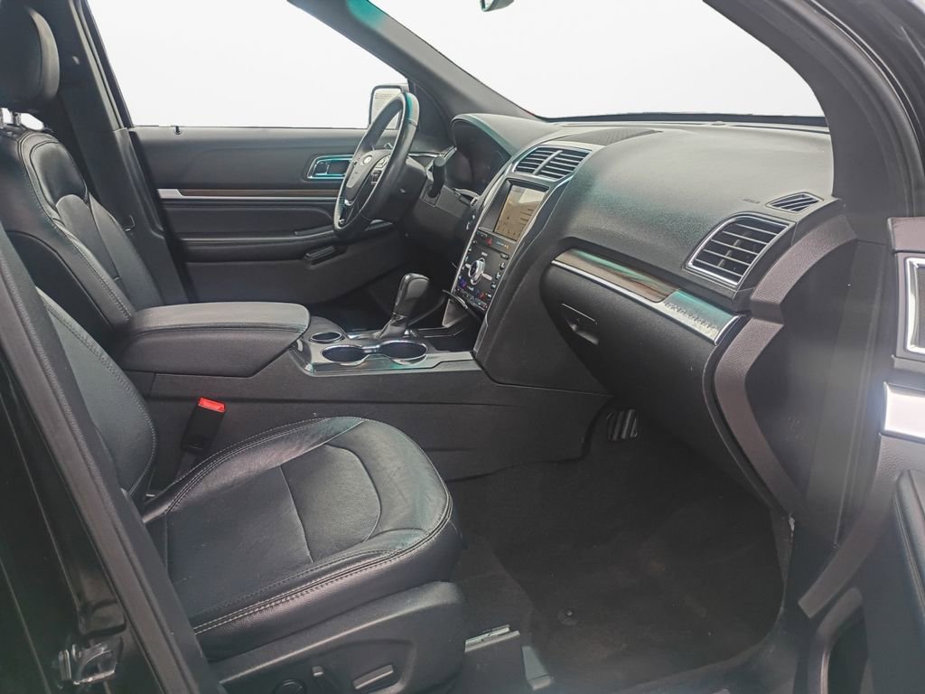 Used 2019 Ford Explorer Limited w/ Class III Trailer Tow Package FWD image 24