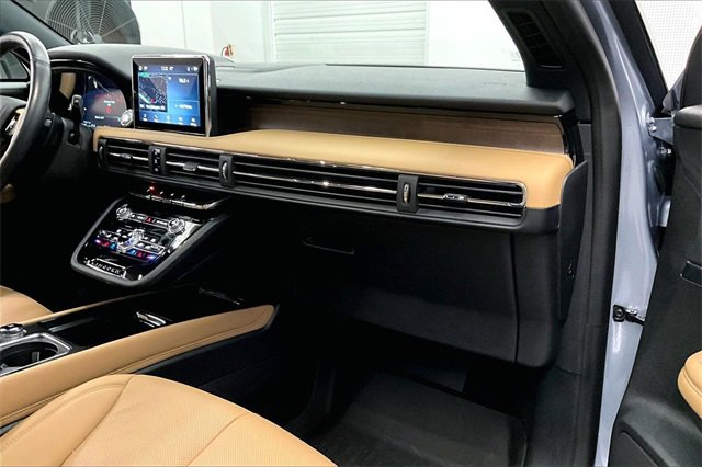 Used 2022 Lincoln Corsair Reserve w/ Luxury Package image 16