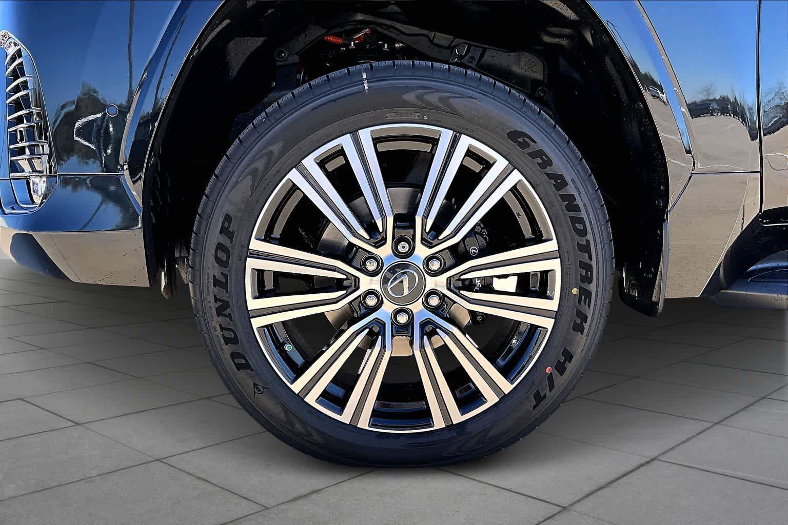 New 2026 Lexus LX 700h Luxury AWD/4WD image 11