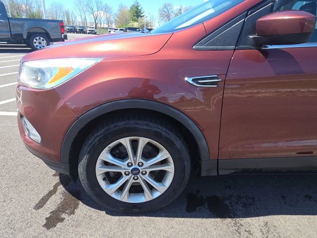 Used 2018 Ford Escape SE image 16