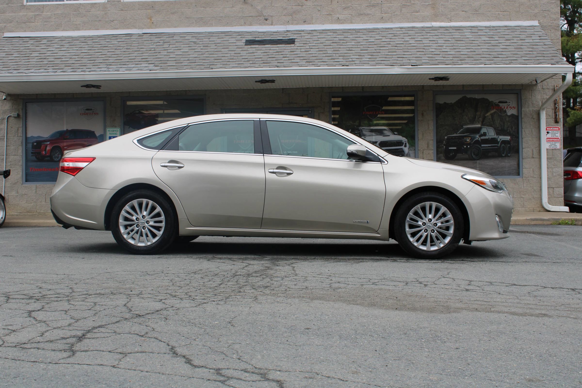 Used 2015 Toyota Avalon XLE Touring image 28