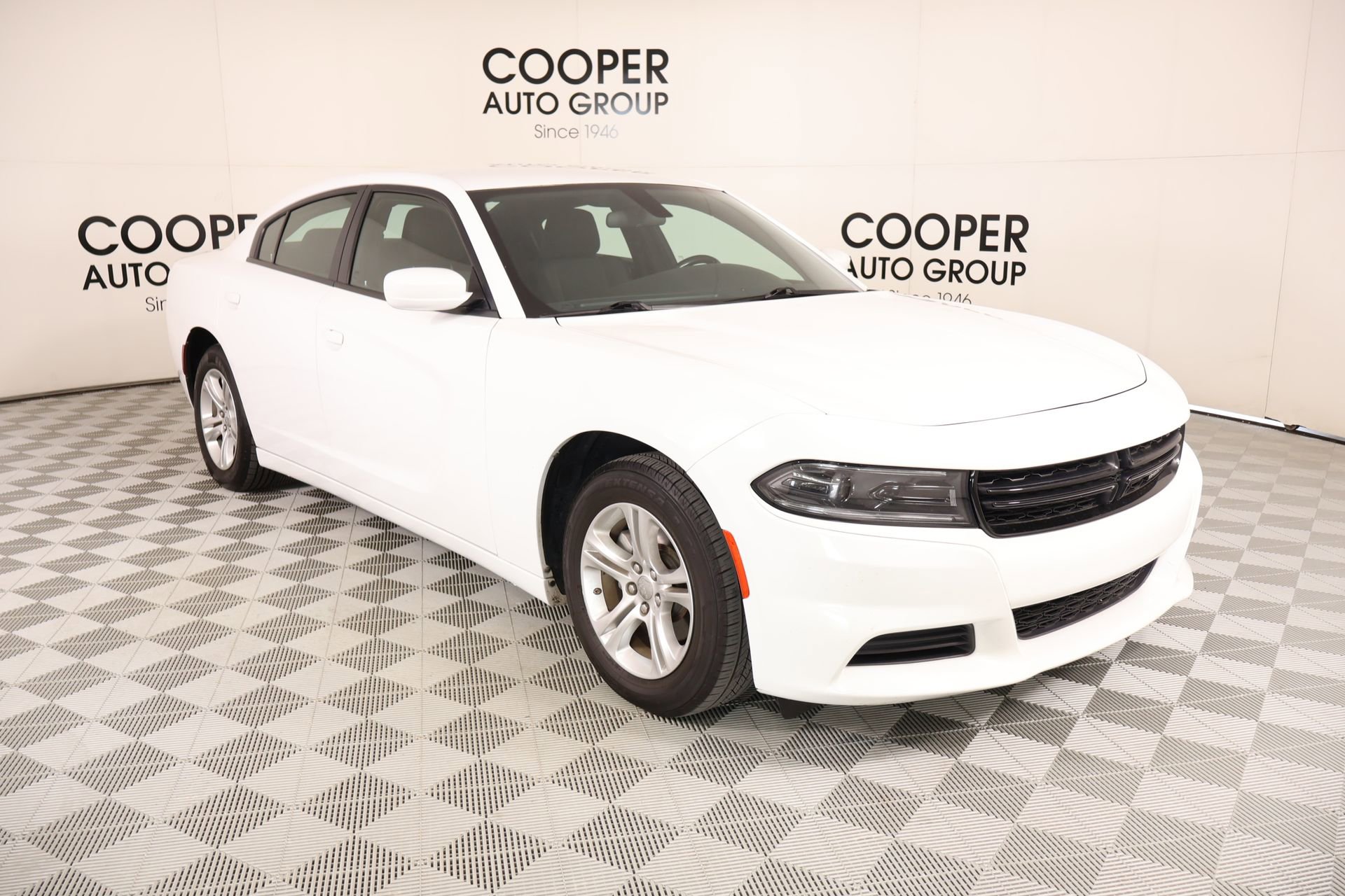 Used 2022 Dodge Charger SXT RWD image 1