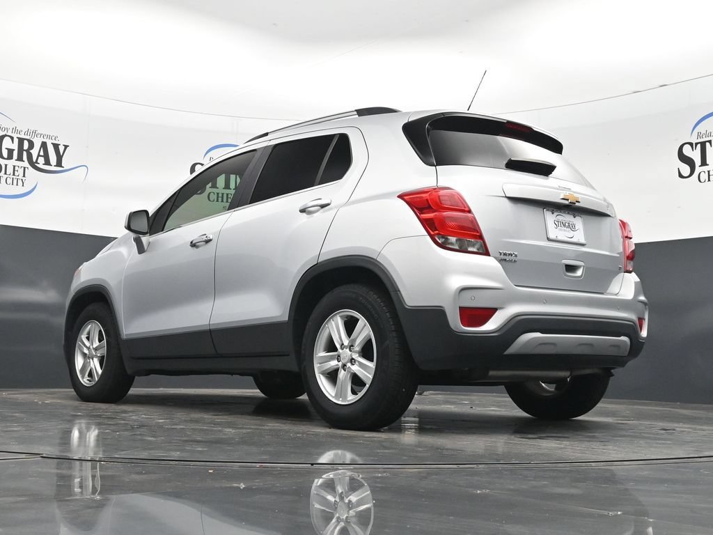 Used 2020 Chevrolet Trax LT w/ Driver Confidence Package FWD image 30