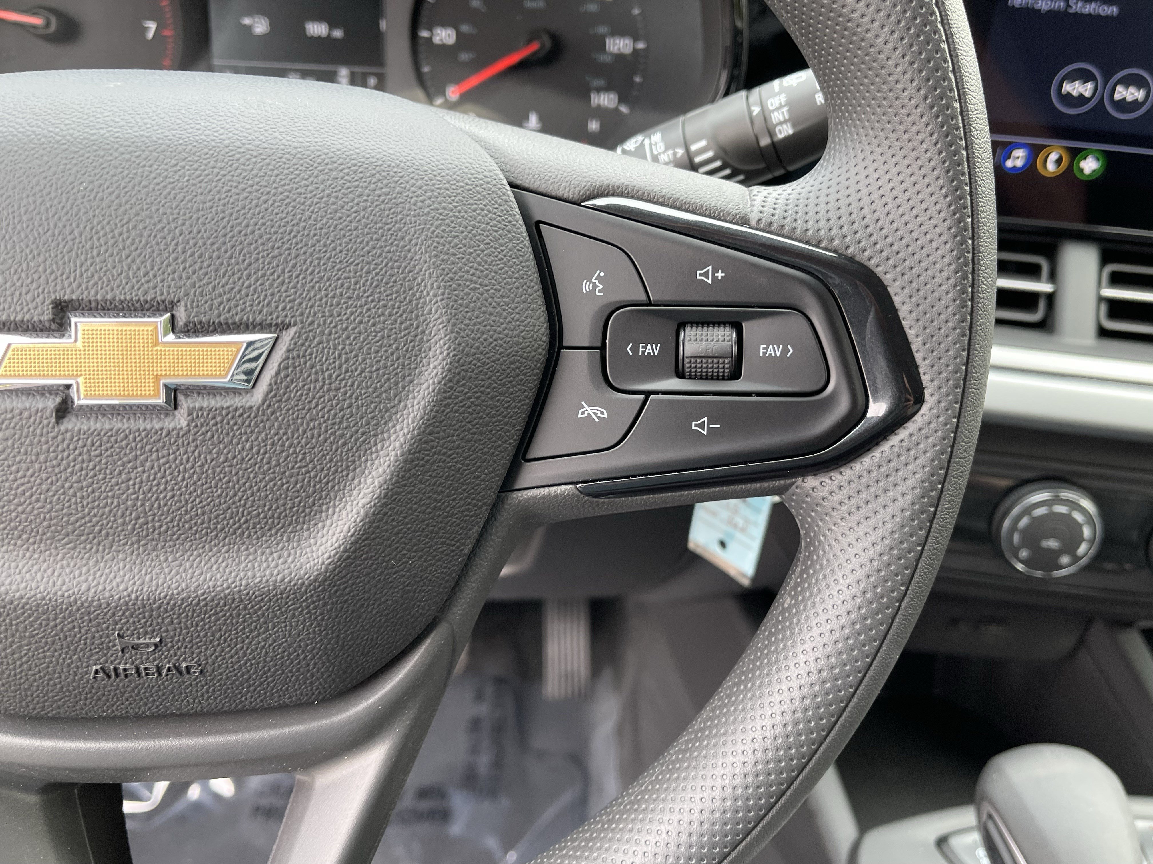 Used 2026 Chevrolet Trax LS FWD image 21