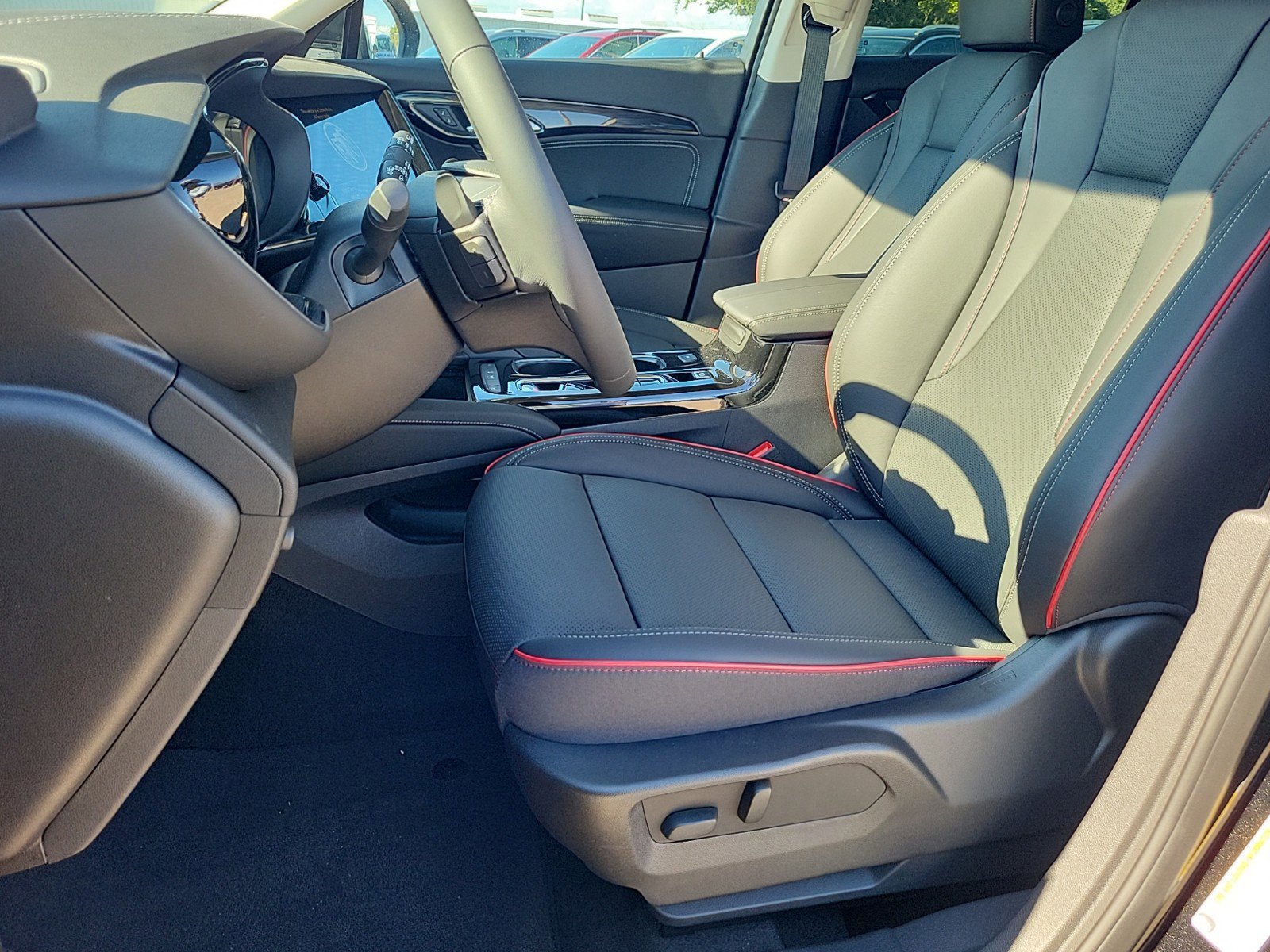 Used 2023 Buick Envision Essence w/ Sport Touring Package image 15