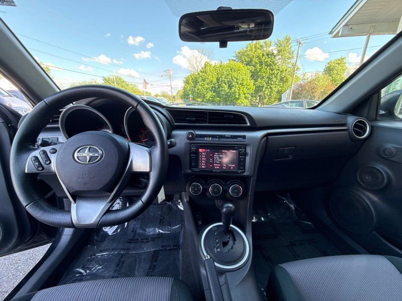 Used 2014 Scion tC FWD image 19