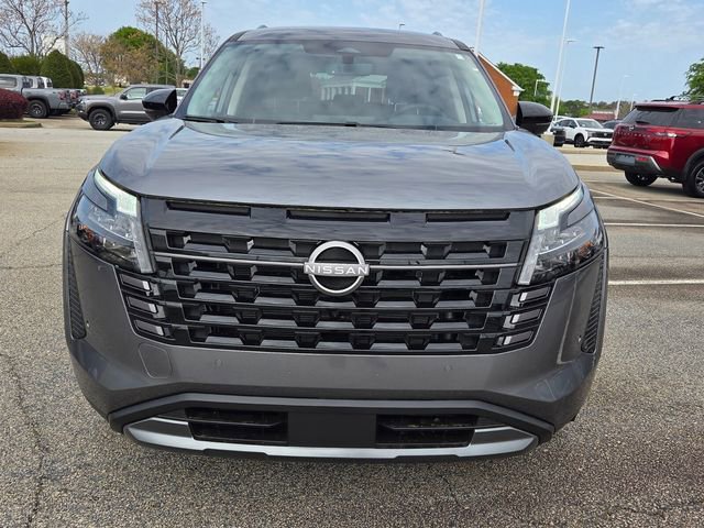 New 2026 Nissan Pathfinder SL image 2