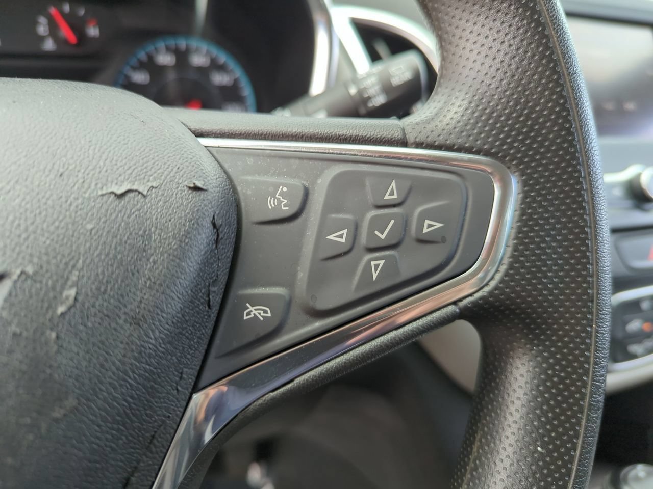Certified 2020 Chevrolet Equinox LS FWD image 11