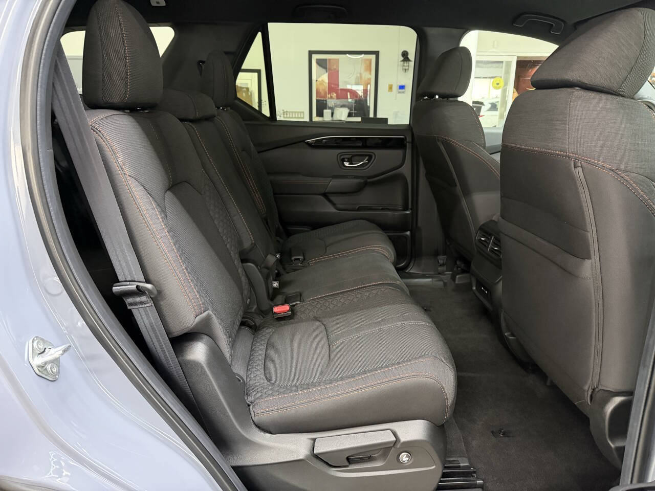 Used 2025 Honda Pilot Sport image 16
