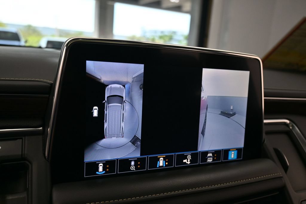 Used 2021 Chevrolet Tahoe Premier w/ Premium Package RWD image 29