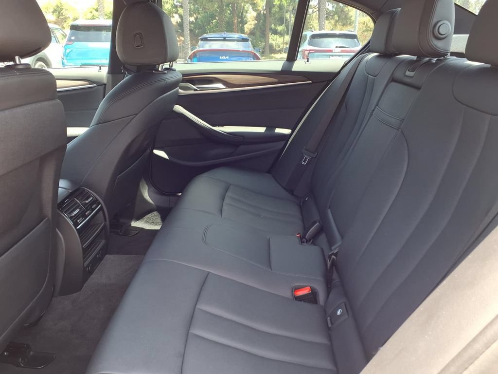 Used 2018 BMW 530e xDrive AWD/4WD image 8
