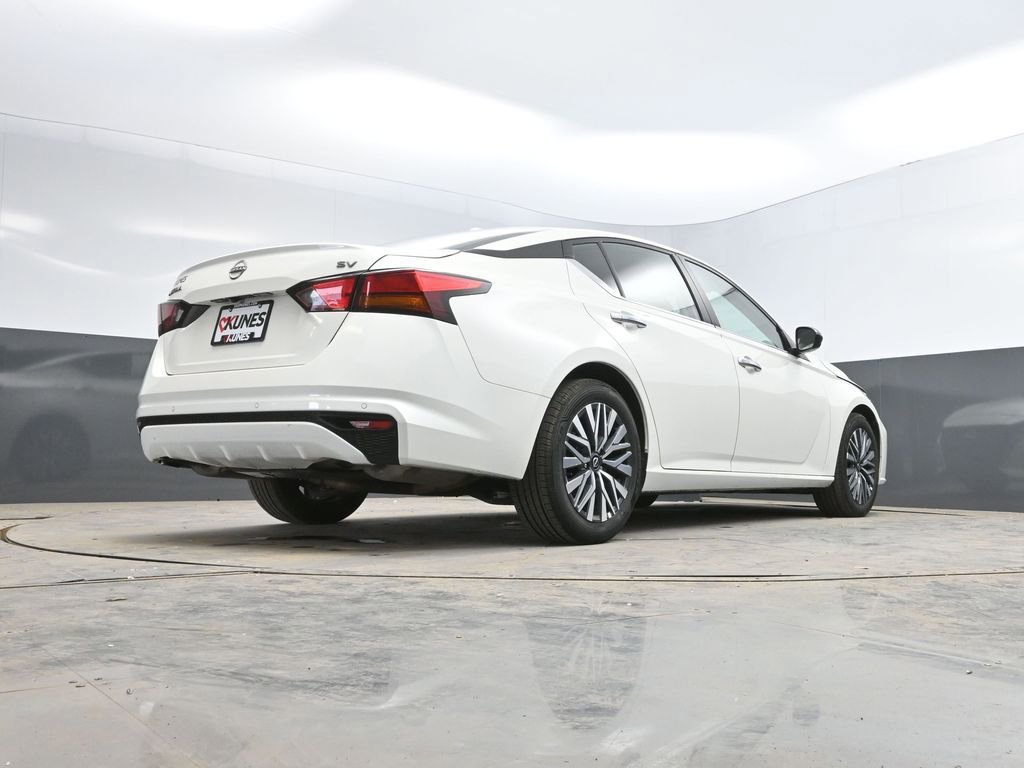 Used 2024 Nissan Altima 2.5 SV image 32
