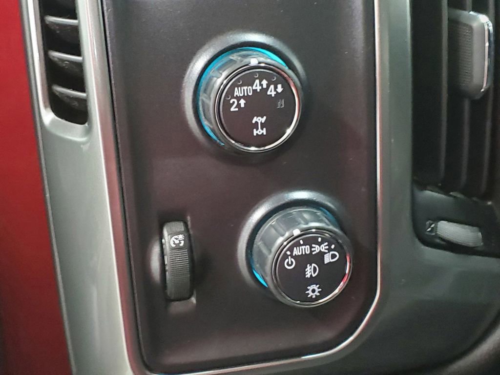 Used 2018 Chevrolet Silverado 1500 LT w/ All Star Edition image 26