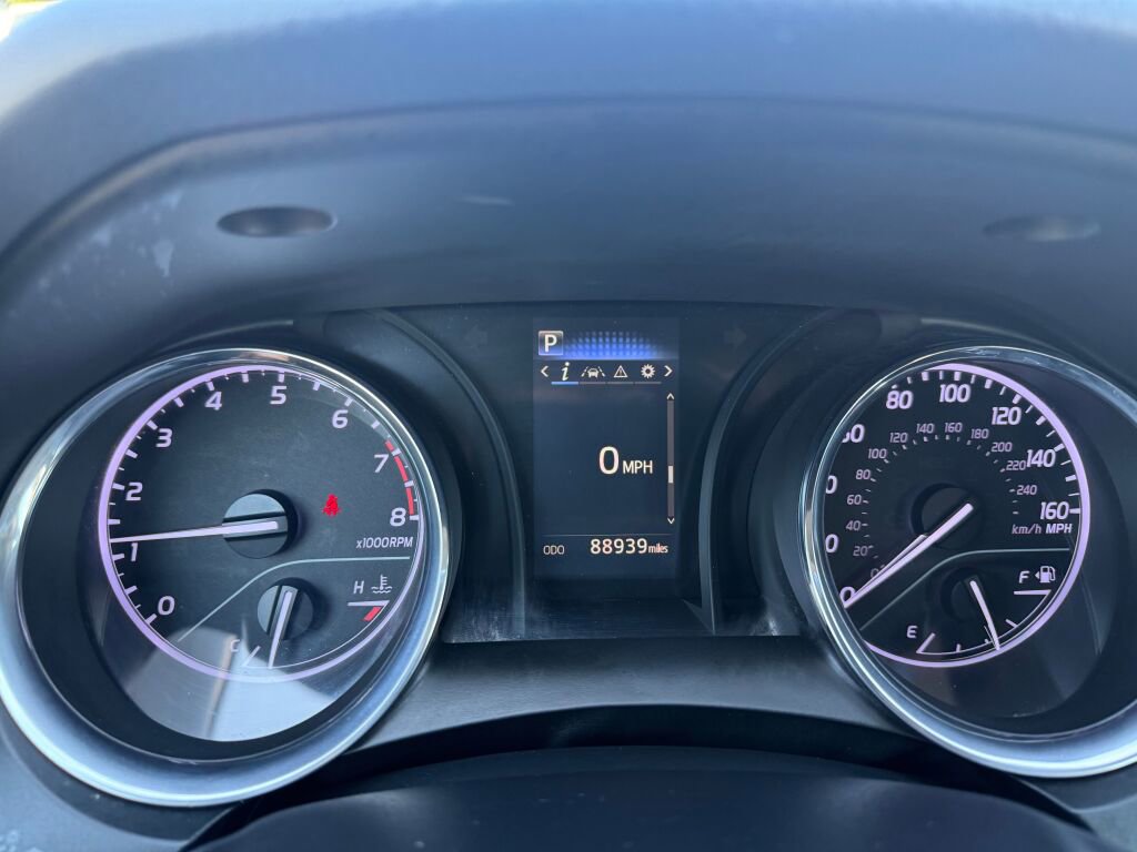 Used 2019 Toyota Camry LE image 14